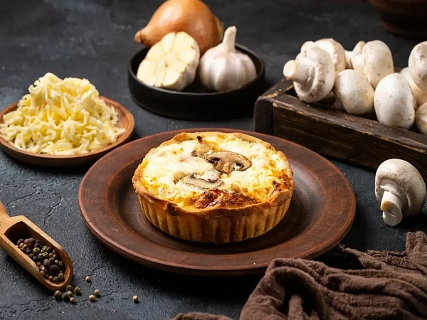 Киш с курицей и грибами